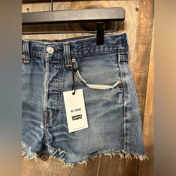 Levi’s RE/DONE High Waisted Button Fly Jean Shorts in Blue Wash Size 27 - Picture 4 of 17